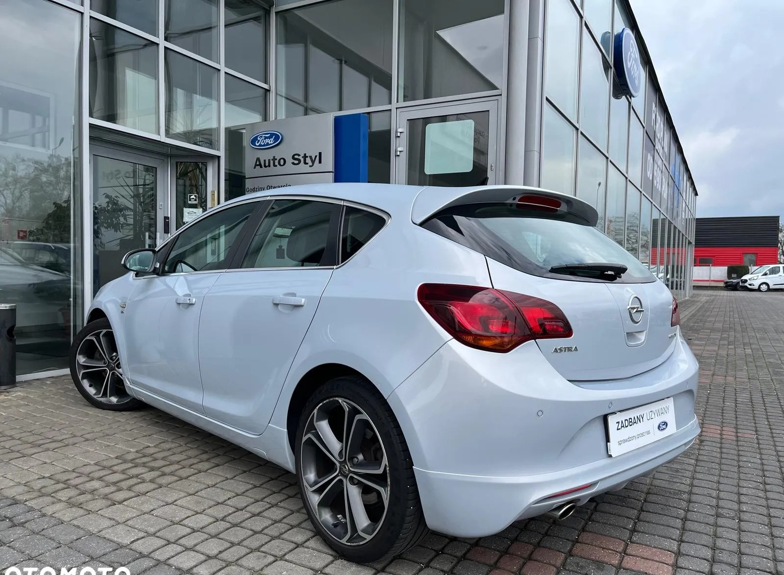 Opel Astra cena 37900 przebieg: 210000, rok produkcji 2013 z Dobre Miasto małe 154